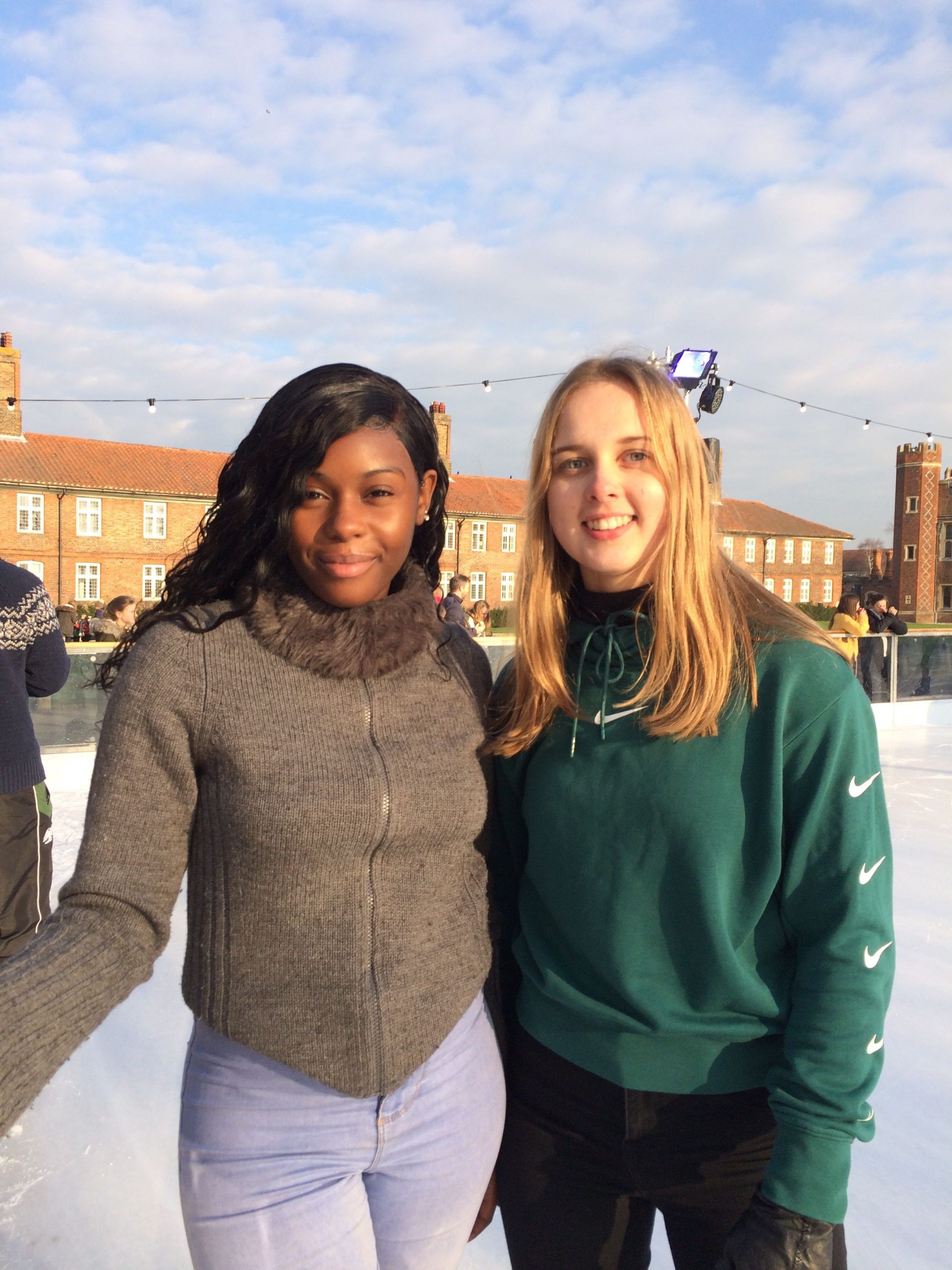 6th-form-students-celebrate-the-festive-season-at-hampton-court